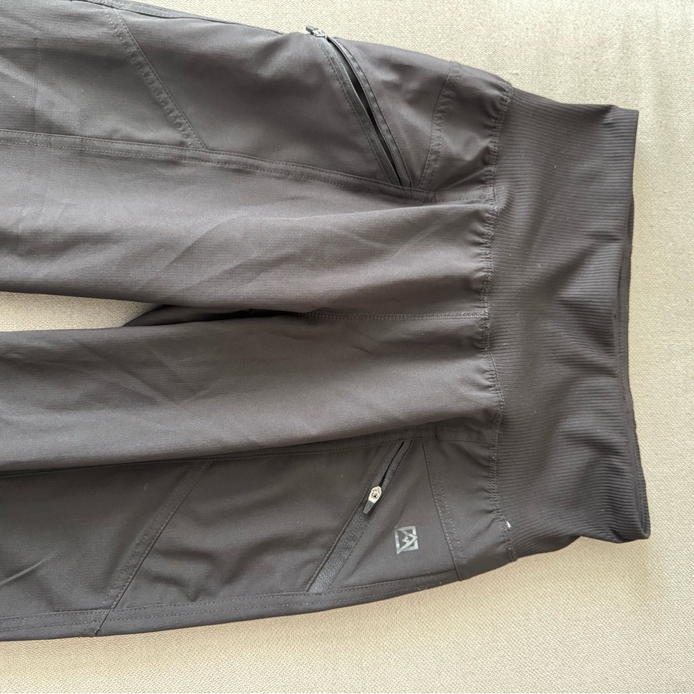 Women’s Black Athletic Pant